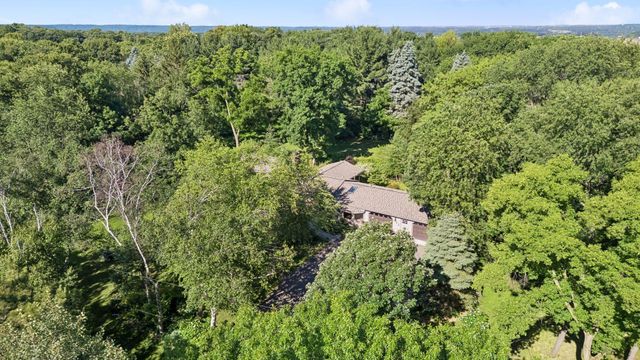 682 O'Neil Road, Hudson, WI 54016
