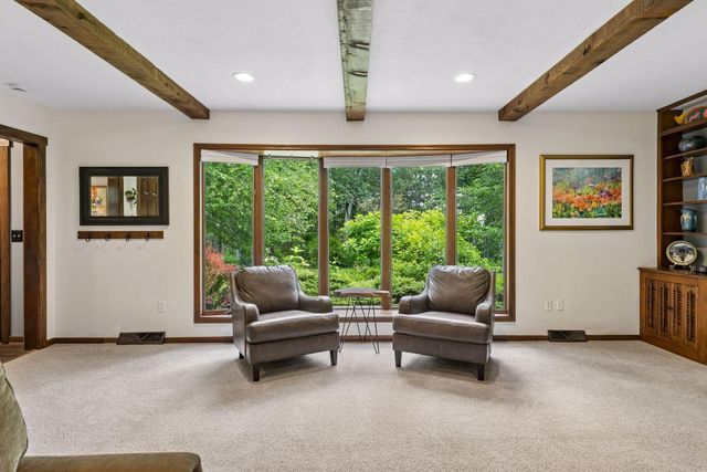 682 O'Neil Road, Hudson, WI 54016