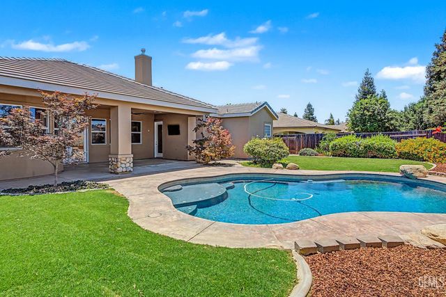 10200 Barnes Drive, Bakersfield, CA 93311