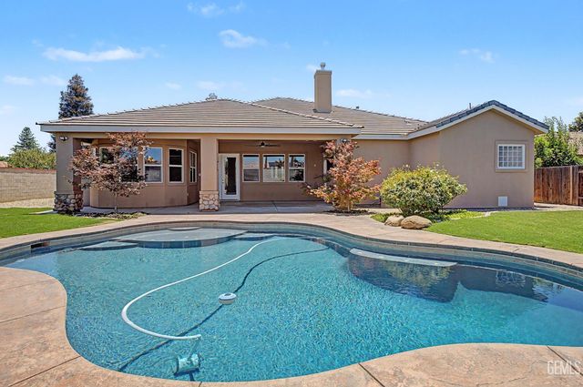10200 Barnes Drive, Bakersfield, CA 93311