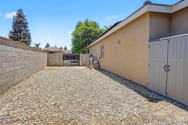 10200 Barnes Drive, Bakersfield, CA 93311