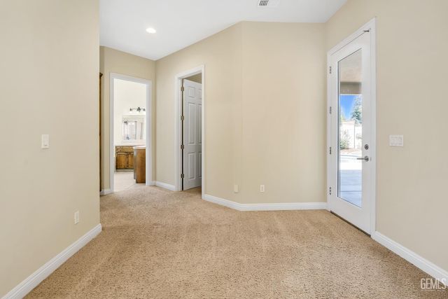 10200 Barnes Drive, Bakersfield, CA 93311