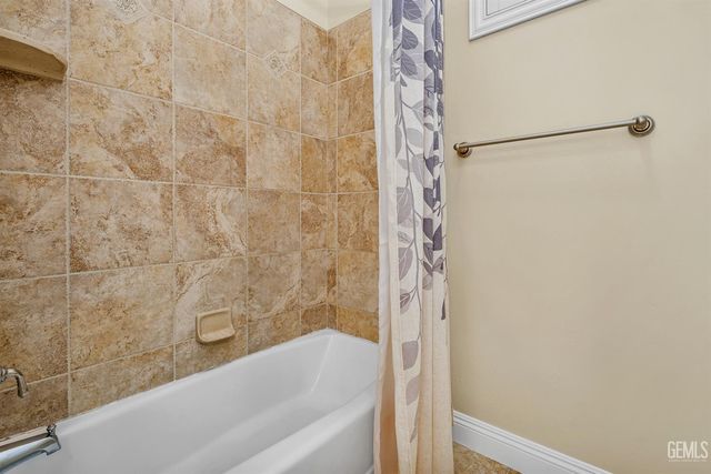 10200 Barnes Drive, Bakersfield, CA 93311