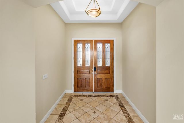 10200 Barnes Drive, Bakersfield, CA 93311