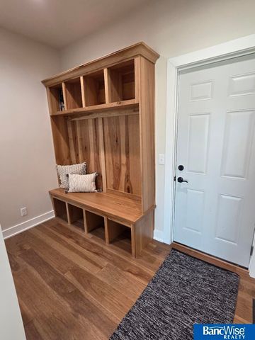 1043 Tuscan Trail, Hickman, NE 68372