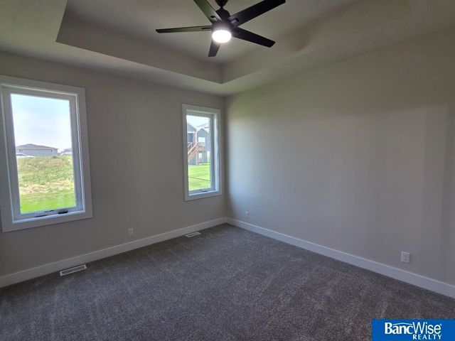 1043 Tuscan Trail, Hickman, NE 68372