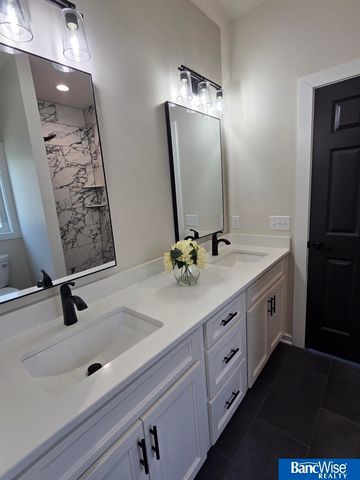 1043 Tuscan Trail, Hickman, NE 68372