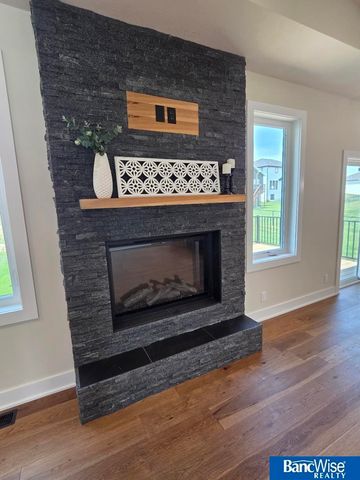 1043 Tuscan Trail, Hickman, NE 68372