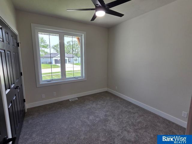1043 Tuscan Trail, Hickman, NE 68372