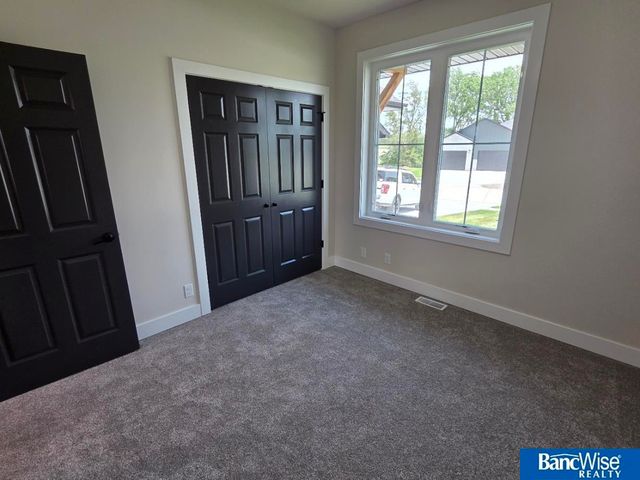 1043 Tuscan Trail, Hickman, NE 68372
