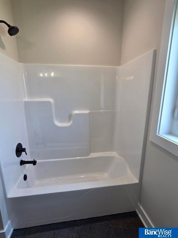 1043 Tuscan Trail, Hickman, NE 68372