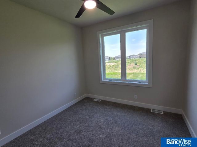 1043 Tuscan Trail, Hickman, NE 68372