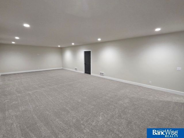 1043 Tuscan Trail, Hickman, NE 68372