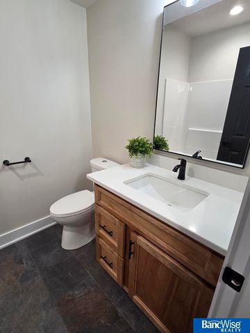 1043 Tuscan Trail, Hickman, NE 68372