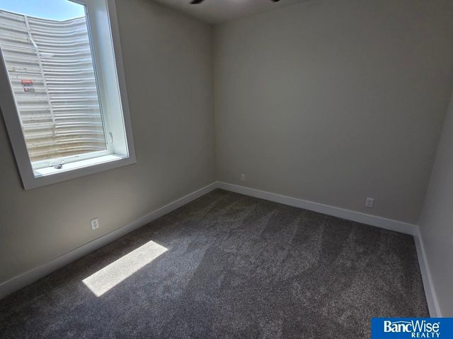 1043 Tuscan Trail, Hickman, NE 68372