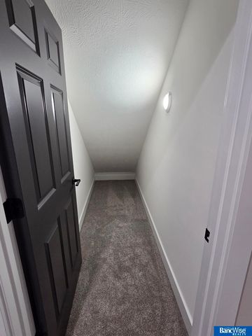 1043 Tuscan Trail, Hickman, NE 68372