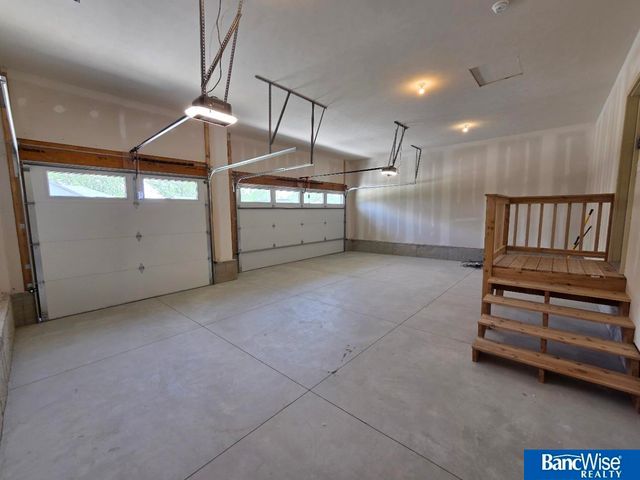 1043 Tuscan Trail, Hickman, NE 68372