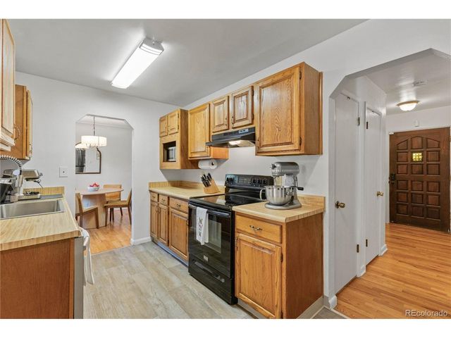 2260 Nome St, Aurora, CO 80010