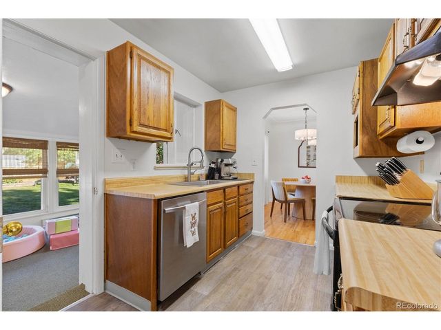 2260 Nome St, Aurora, CO 80010