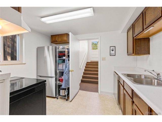 2260 Nome St, Aurora, CO 80010