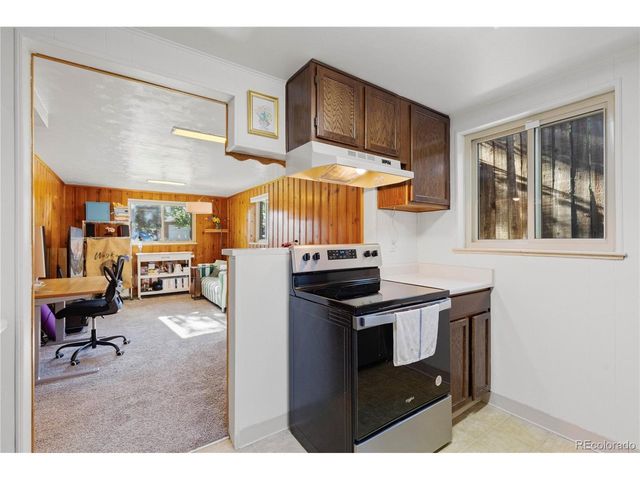 2260 Nome St, Aurora, CO 80010