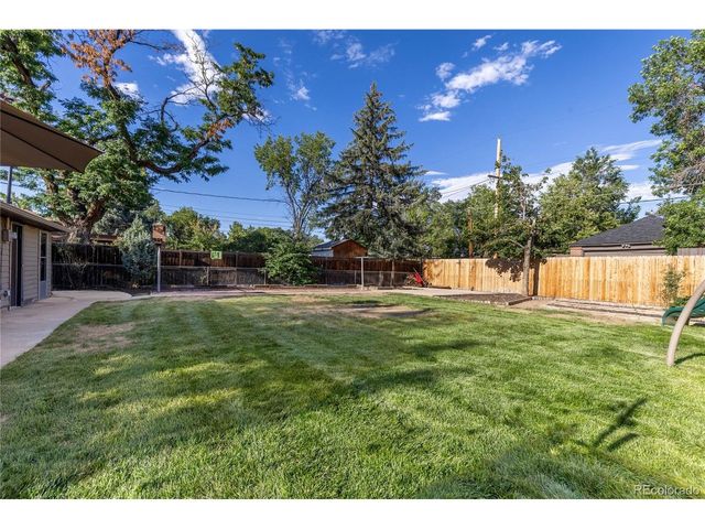2260 Nome St, Aurora, CO 80010