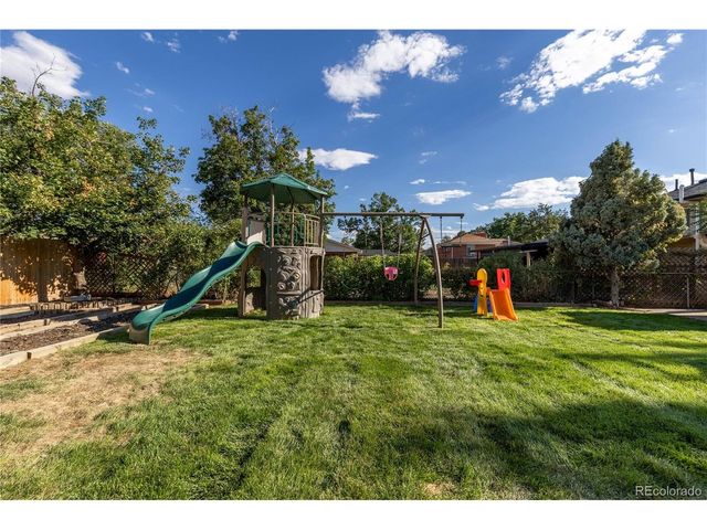 2260 Nome St, Aurora, CO 80010