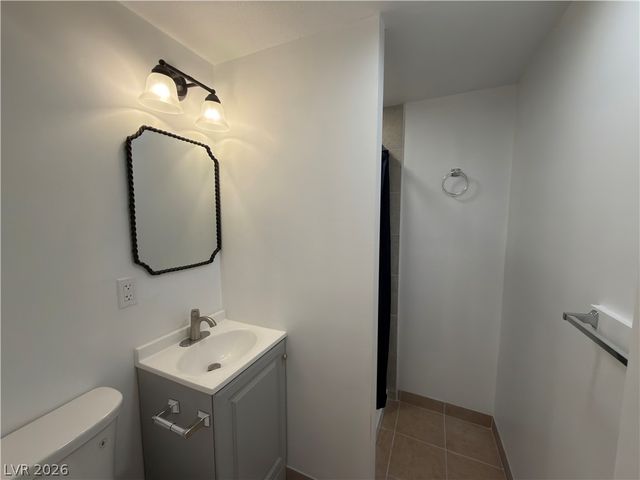 5108 Greene Lane B, Las Vegas, NV 89119