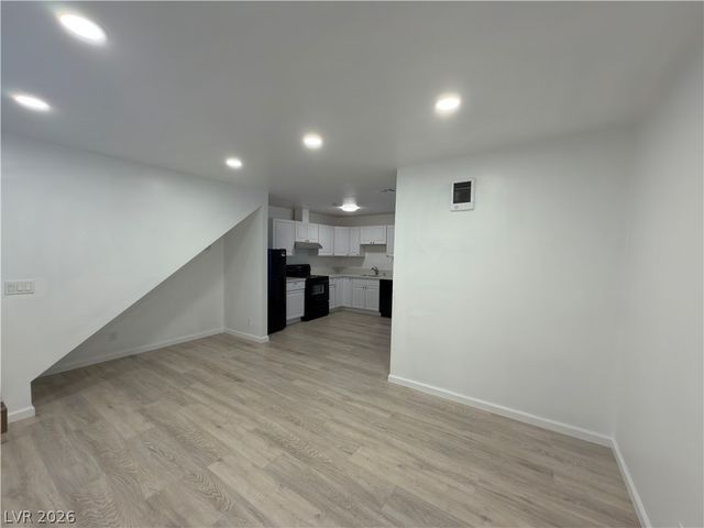 5108 Greene Lane B, Las Vegas, NV 89119