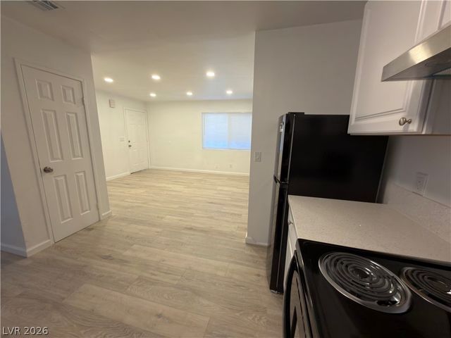 5108 Greene Lane B, Las Vegas, NV 89119