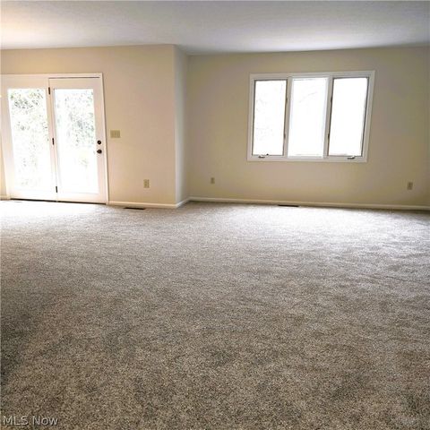 16400 Commons Oval, Strongsville, OH 44136