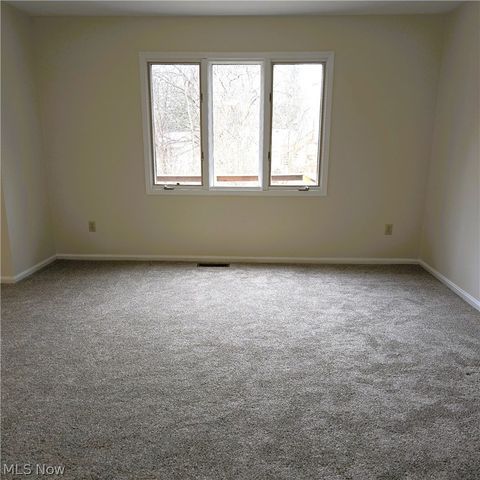 16400 Commons Oval, Strongsville, OH 44136