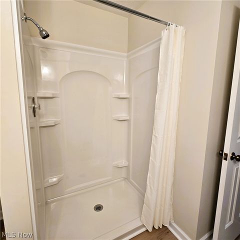 16400 Commons Oval, Strongsville, OH 44136