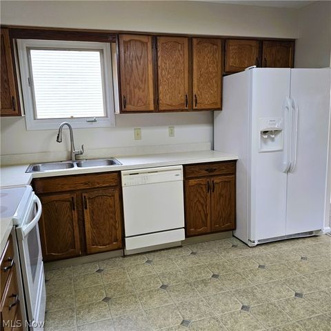 16400 Commons Oval, Strongsville, OH 44136