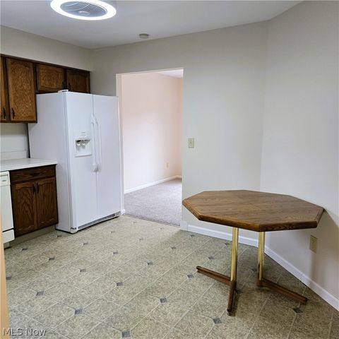 16400 Commons Oval, Strongsville, OH 44136