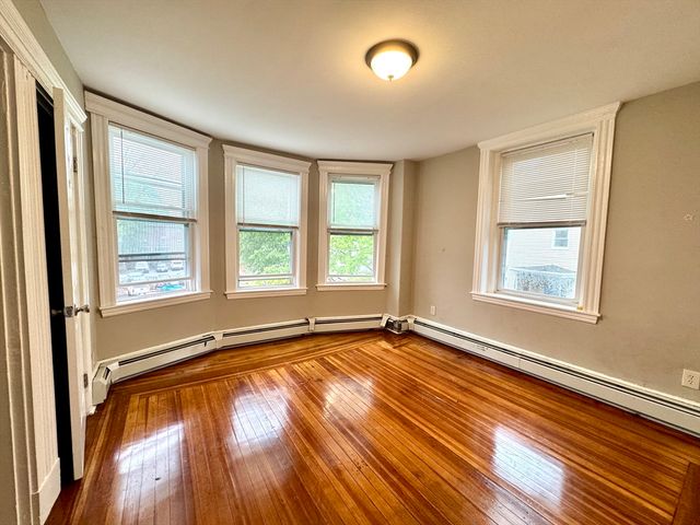 124 Green 307, Lynn, MA 01902