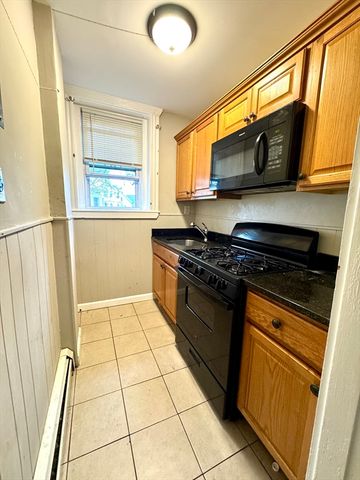 124 Green 307, Lynn, MA 01902