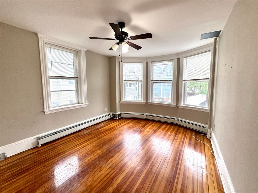 124 Green 307, Lynn, MA 01902