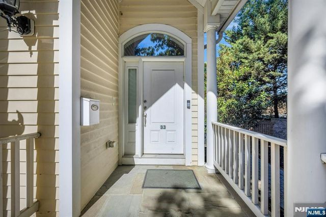 33 E Linden Avenue, Englewood, NJ 07631