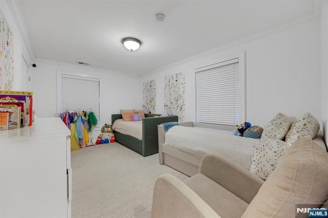 33 E Linden Avenue, Englewood, NJ 07631
