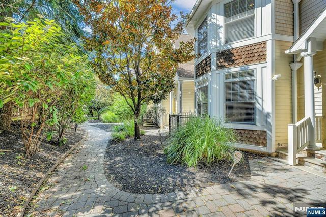 33 E Linden Avenue, Englewood, NJ 07631