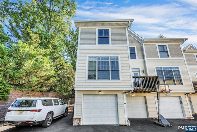 33 E Linden Avenue, Englewood, NJ 07631