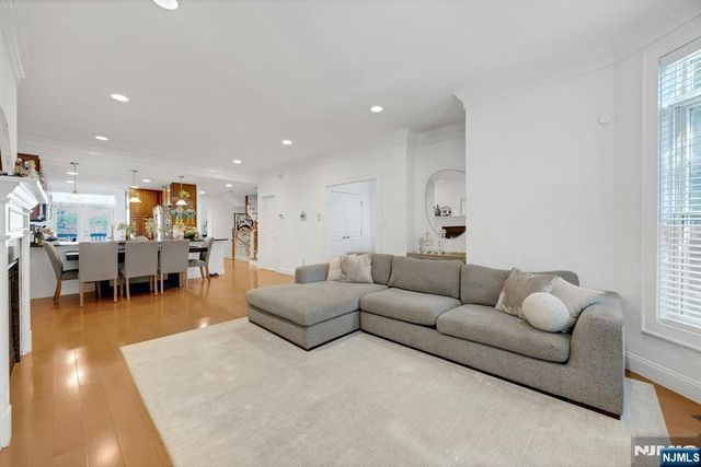 33 E Linden Avenue, Englewood, NJ 07631