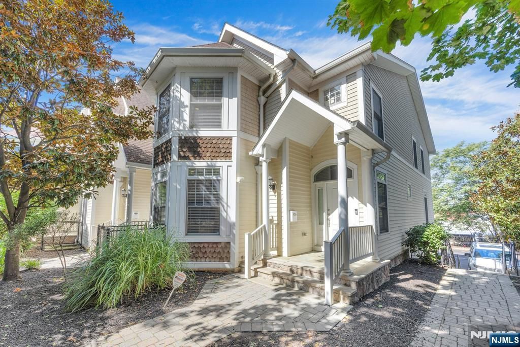 33 E Linden Avenue, Englewood, NJ 07631
