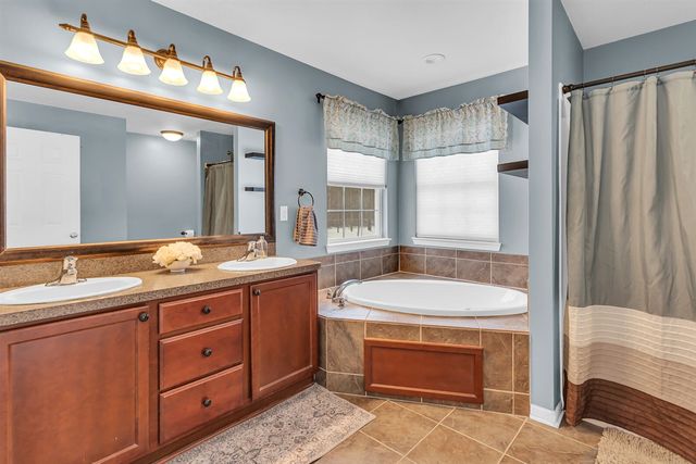 4009 Magnolia Parkway, Jackson, MI 49201