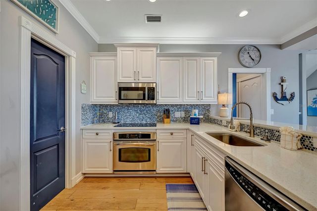 303 58TH STREET, Holmes Beach, FL 34217