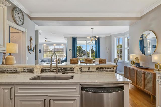 303 58TH STREET, Holmes Beach, FL 34217