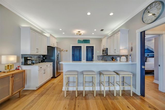 303 58TH STREET, Holmes Beach, FL 34217