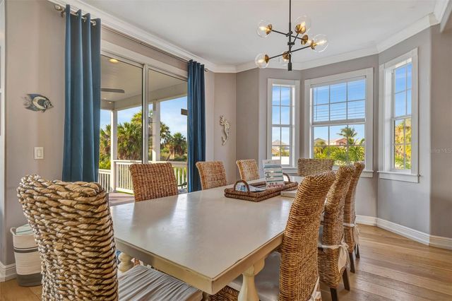 303 58TH STREET, Holmes Beach, FL 34217