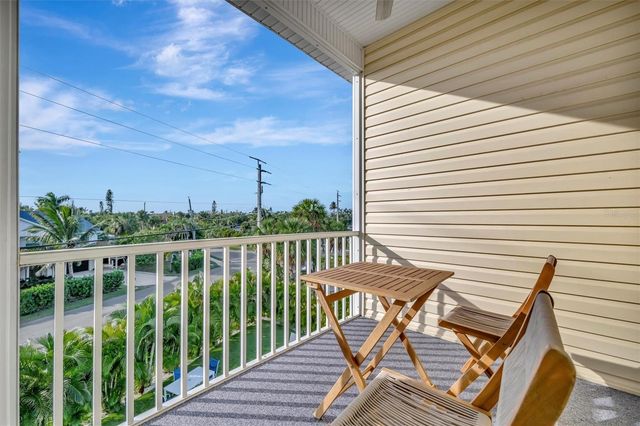 303 58TH STREET, Holmes Beach, FL 34217